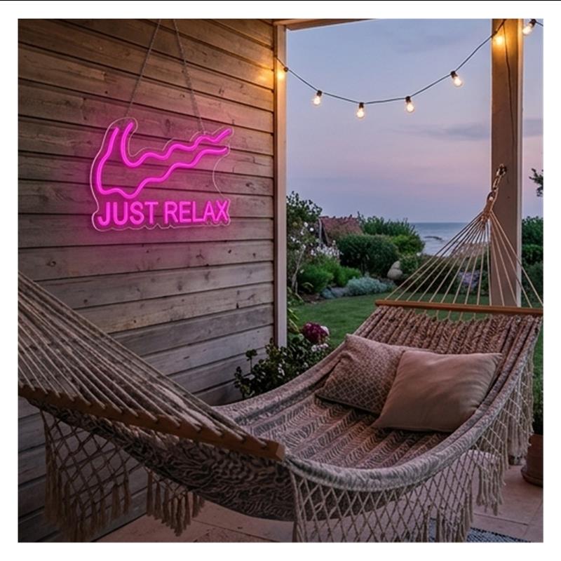 Neonowy znak świetlny Just Rel – Home Gym Neon Sign recenzja i cena